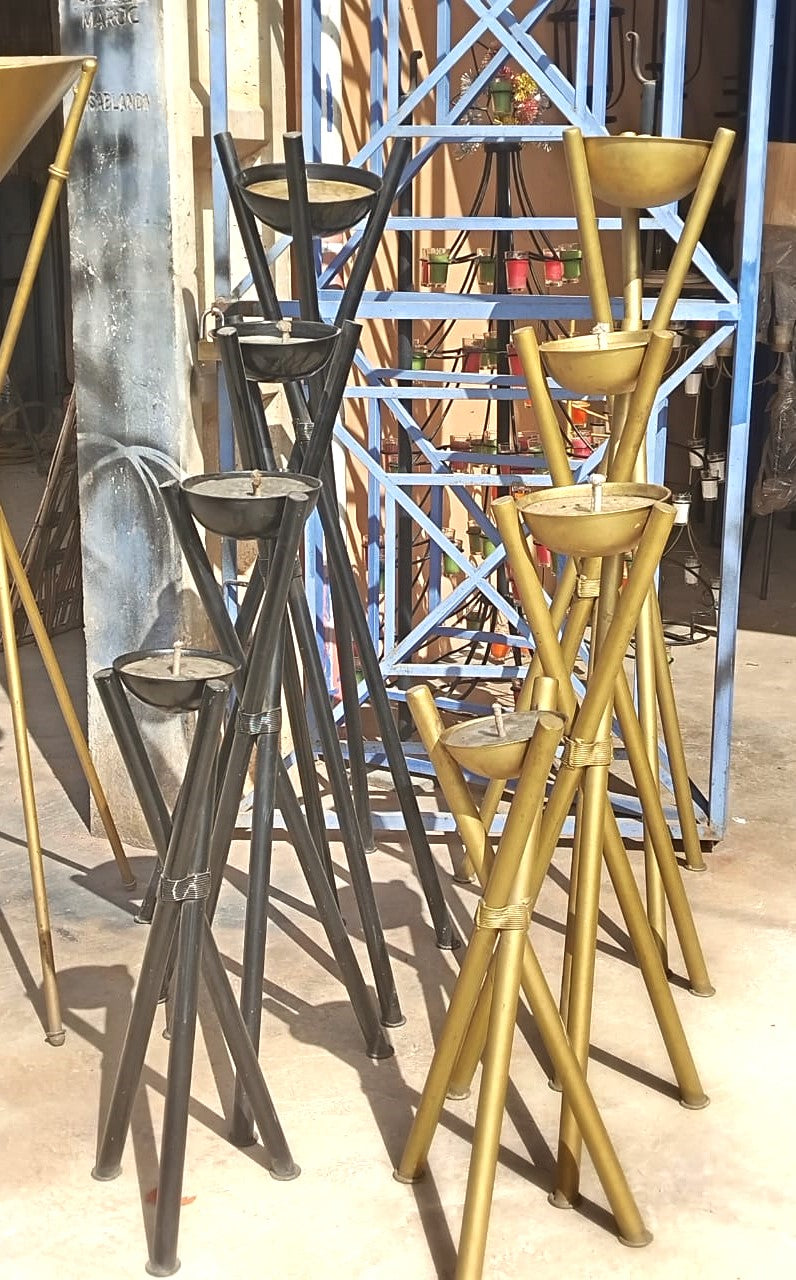 Trepied en metal avec bougie Shamea