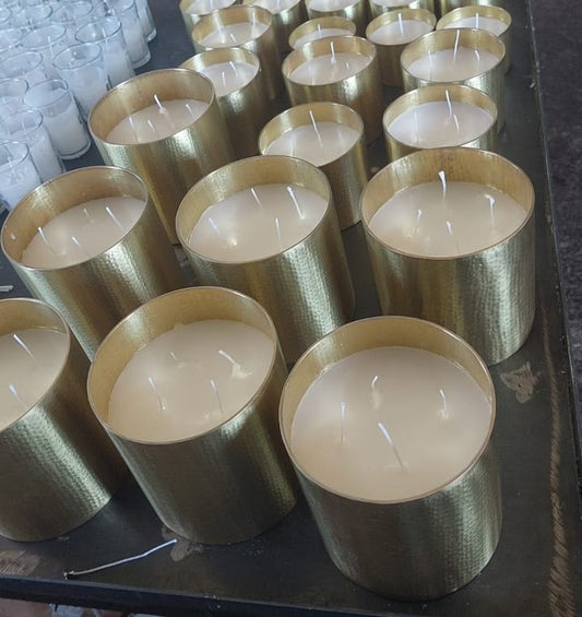 Bougie en pot metallique avec 4 meches